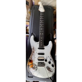Luxxtone Guitars Choppa S - Vintage white over 3 Tone Sunburst - peace sign